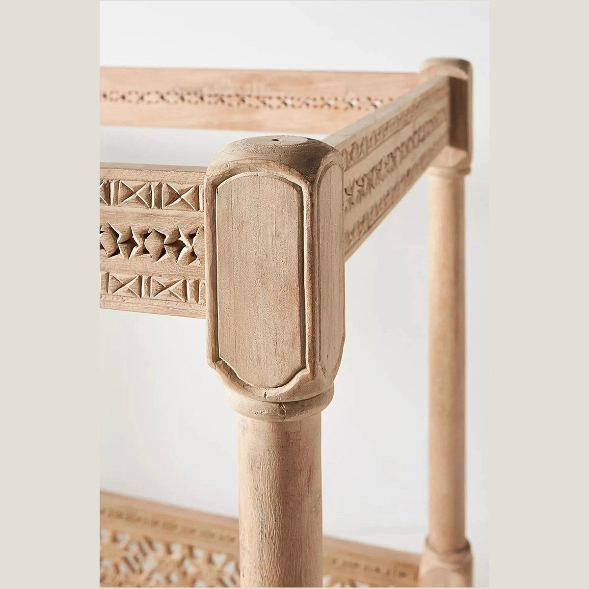 Whitefield —   Diwan Four Poster