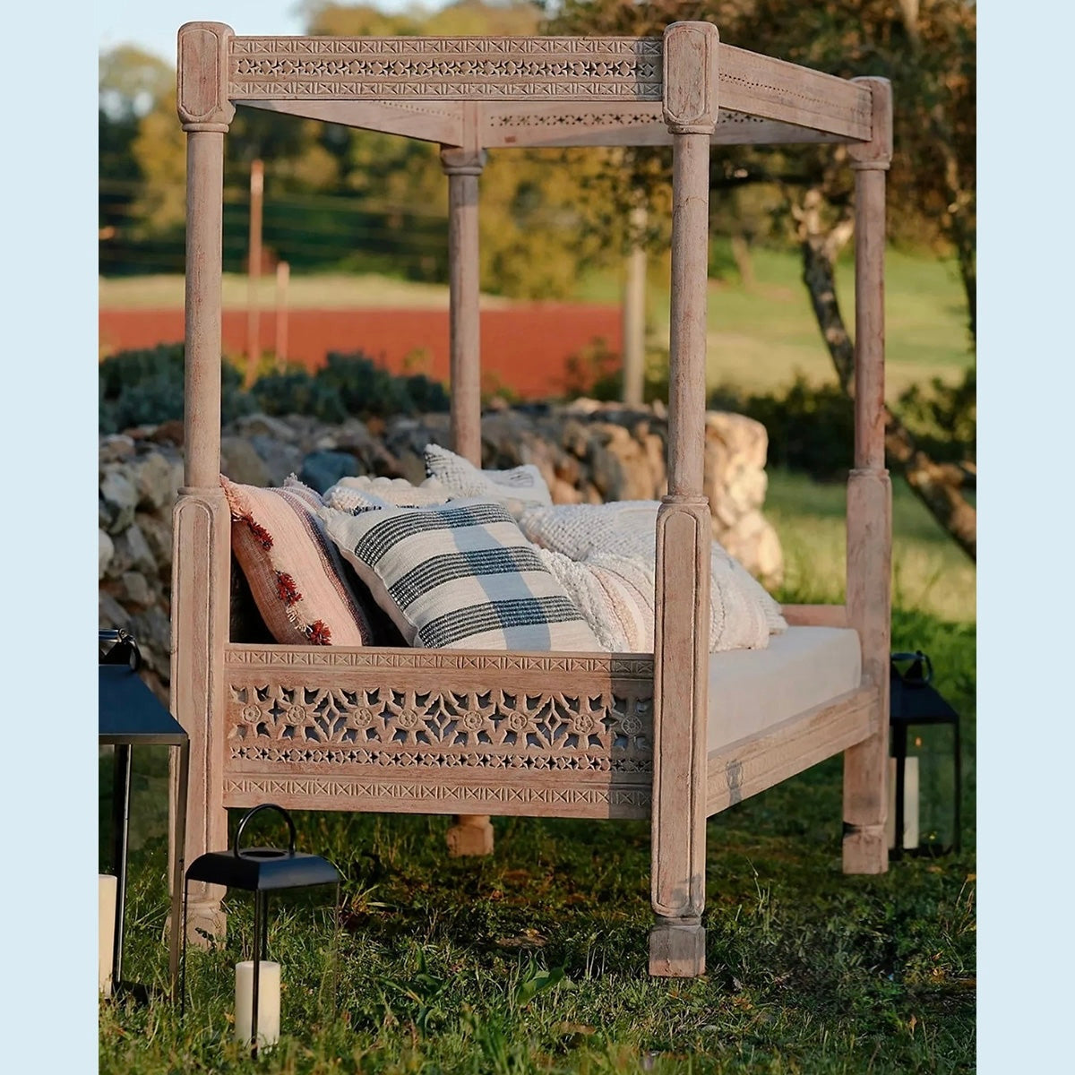 Whitefield —   Diwan Four Poster Secondary image