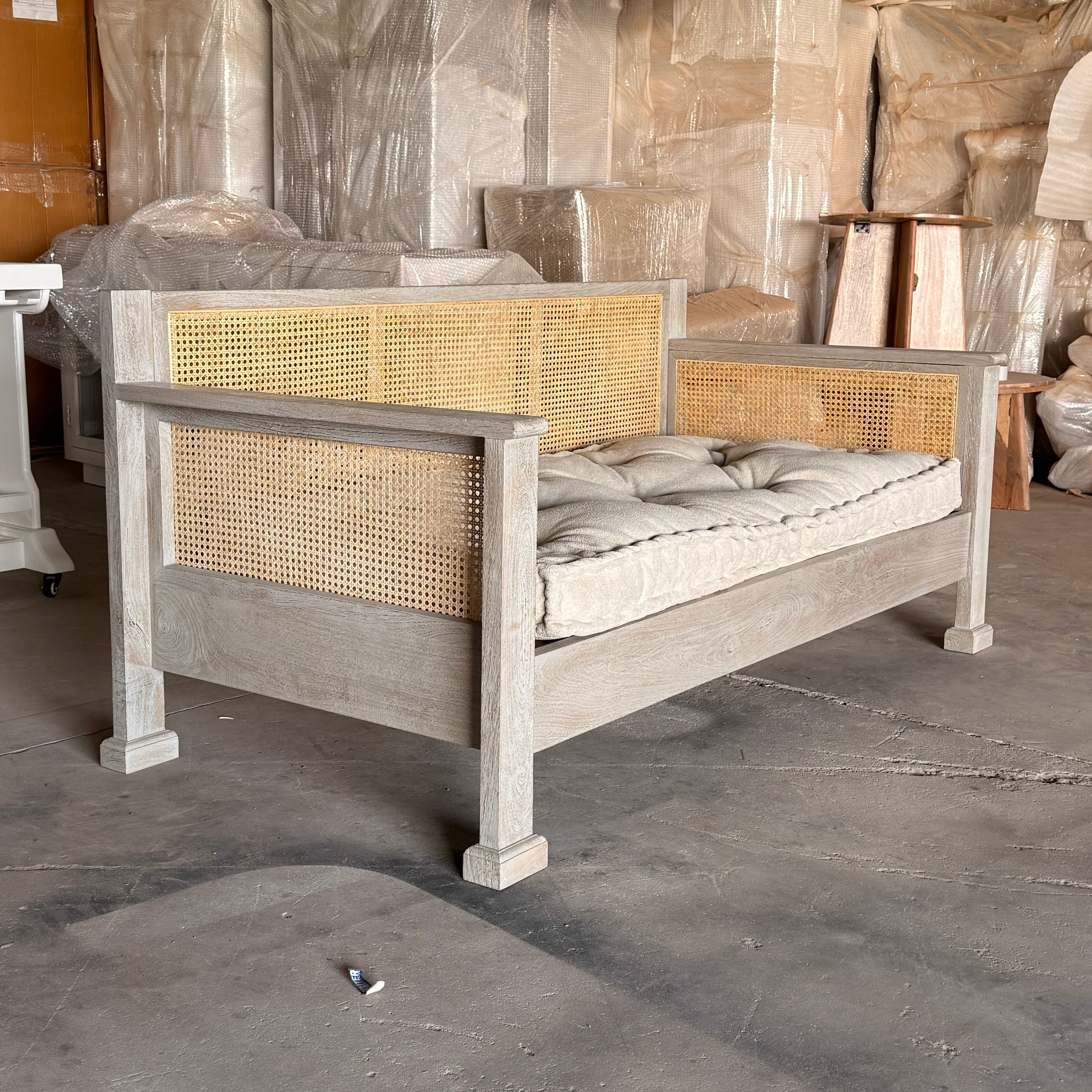 Lounger -Day Bed Wooden —  Namah