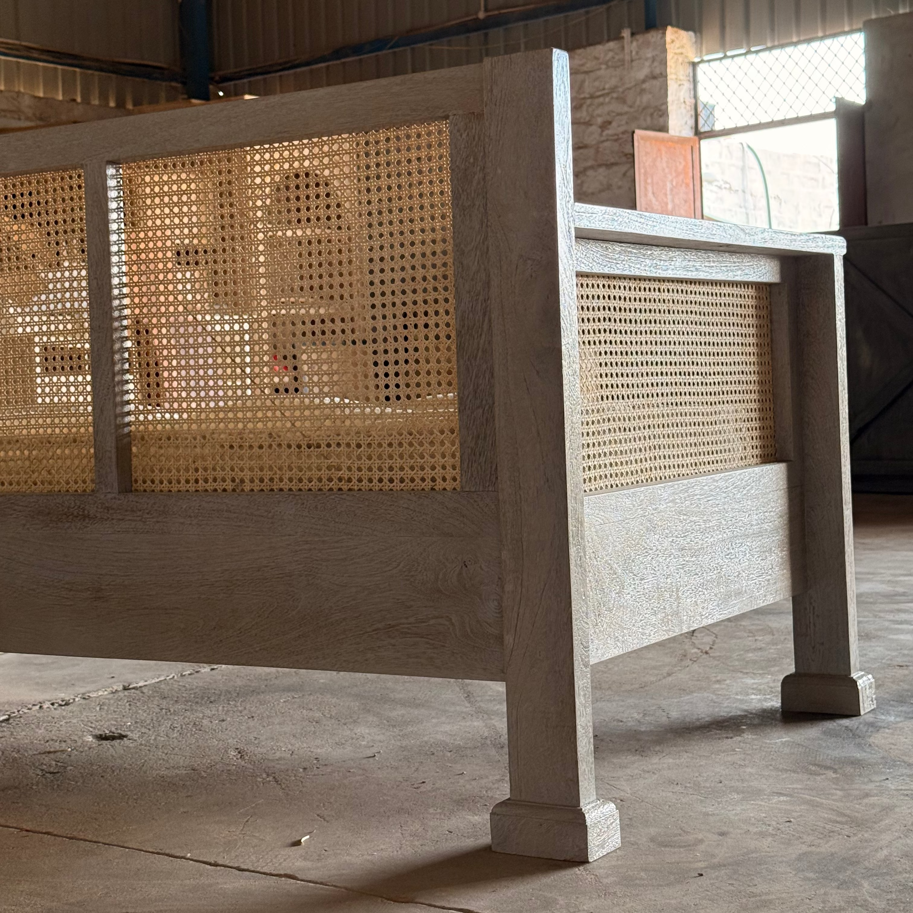 Lounger -Day Bed Wooden —  Namah