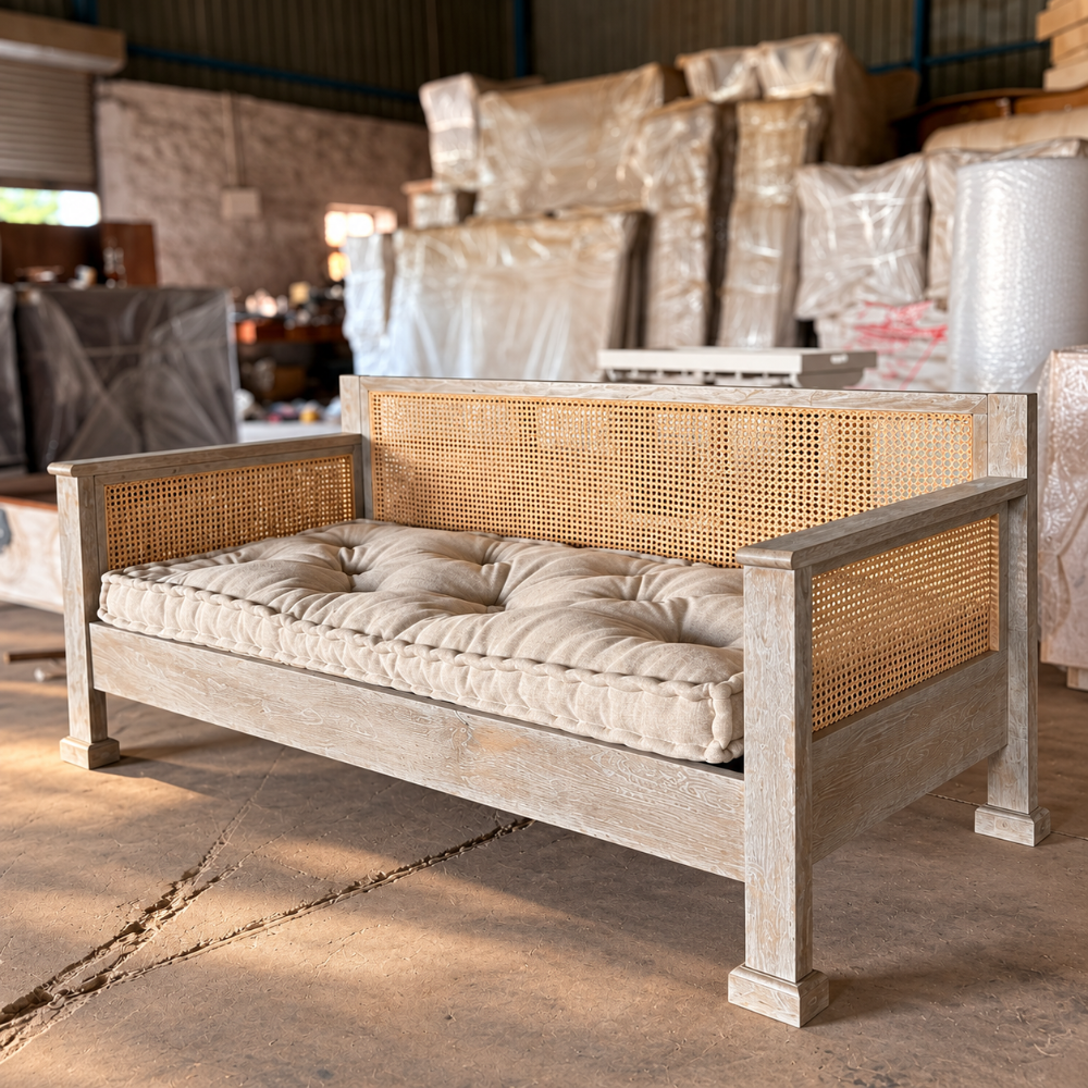 Lounger -Day Bed Wooden —  Namah