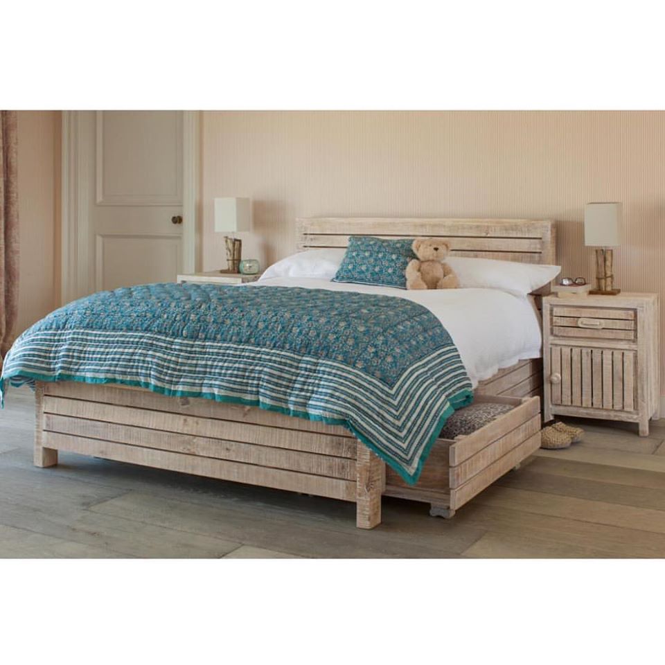 Jasmine — Wooden Bed Main image