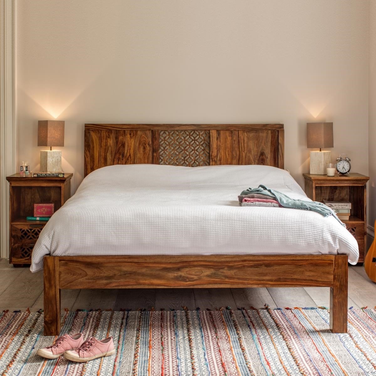 Bed — Camellia